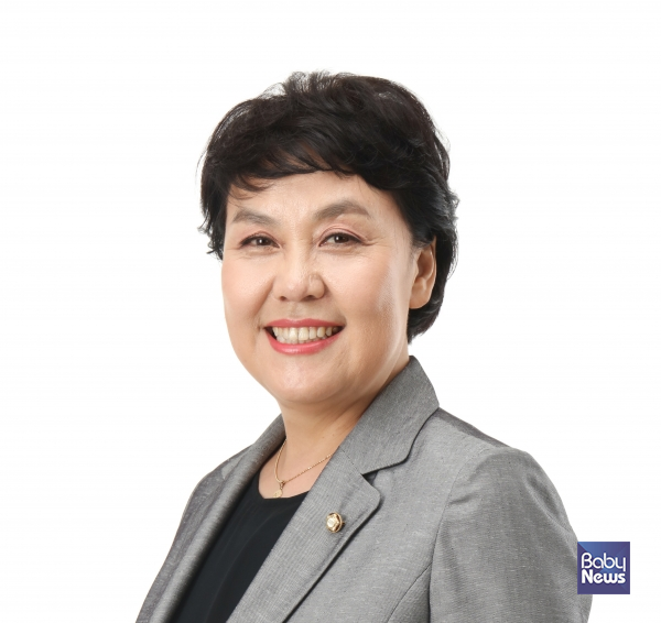 정춘숙 의원은 “개물림 등은 일상 가까이에서 발생하는 손상이다. 일상가 가까우면서도 심각한 사회적 비용을 야기하는 손상 문제에 대한 관심이 높아지고, 나아가 ‘손상 예방 및 관리에 관한 법률’이 조속히 처리되길 기대한다”고 말했다. ⓒ정춘숙 의원실