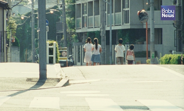 어쩌면 이렇게 단 한 명의 어른이 나타나질 않을까, 영화를 보는 내내 속이 탔다. ⓒ(주)디스테이션