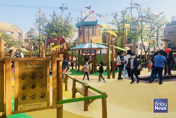세이브더칠드런은 11일 서울시 송파구 용마어린이공원에서 100번째 놀이터 개장식을 가졌다. ⓒ세이브더칠드런