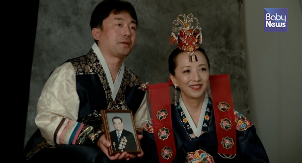 돌아가신 아버지가 절대 안 된다던 일본인 남편과 당당히(?) 결혼한 양영희 감독! ⓒ(주)엣나인필름