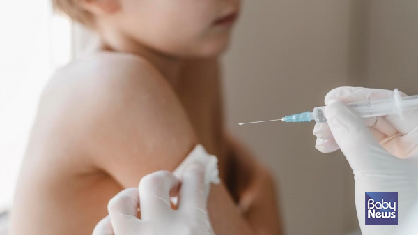 아이가 태어나고 만1세 전까지 최대 27회 예방접종을 해야 한다. 생각보다 많은 시간이 드는 일이라 양육자들, 특히 워킹맘들의 부담이 크다. ⓒ베이비뉴스