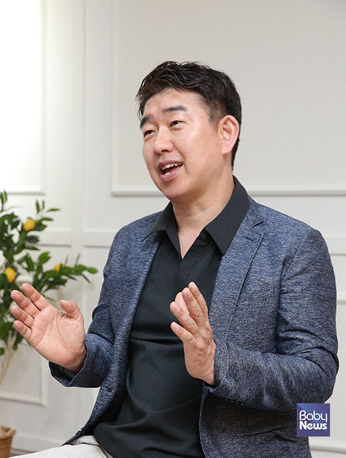 김진영 지오크리에이티브 대표는 최근 공정거래위원회가 두상 교정 헬멧 시장의 매출 1위 사업자인 한헬스케어의 거짓·과장 광고에 대해 시정명령을 내린 것과 관련해 추가적인 조사가 필요하다고 전했다. 이효상 기자 ⓒ베이비뉴스