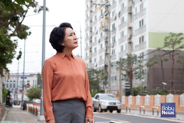 2020년 74.6만명 수준이었던 추정 치매환자 수는 2024년 91만으로 5년만에 약 22%나 증가했다. ⓒ베이비뉴스
