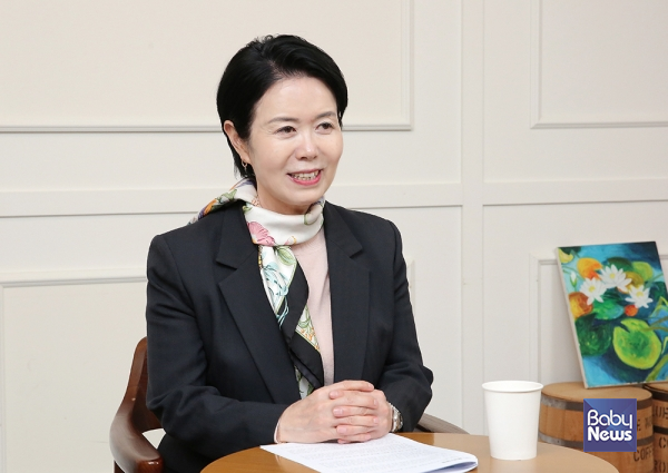 임진숙 한국어린이집총연합회 회장은 “유보통합은 제도의 이름을 바꾸는 일이 아니라, 아이를 중심에 두고 교육과 보육의 기준을 공정하게 바로 세우는 일이어야 한다”고 말했다. 이효상 기자 ⓒ베이비뉴스