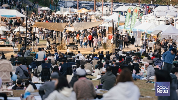 지난 5월 열린 제4회 숲속빵시장에는 약 2만5000명의 방문객이 행사장을 찾으며 호응을 얻었다. ⓒ엘리시안강촌