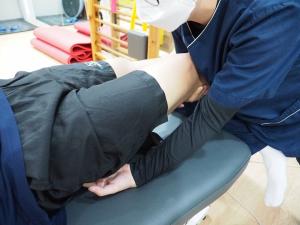 무릎통증 원인 무릎연골연화증, “잘못된 자세부터 개선해야”