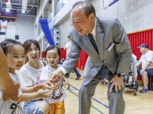 [가족뉴스] 유동균 마포구청장, 가족운동회서 좋은 보육환경 약속 外