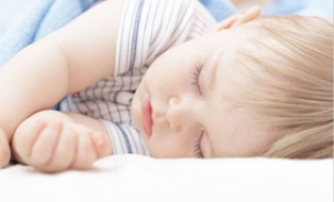 [카드뉴스] 우리 아이 잘 자게 해주는 ‘숙면템’ 8선