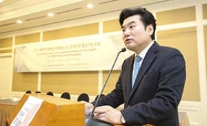 세계인구현황보고서 한국어판 발간, 축사하는 원유철 의원